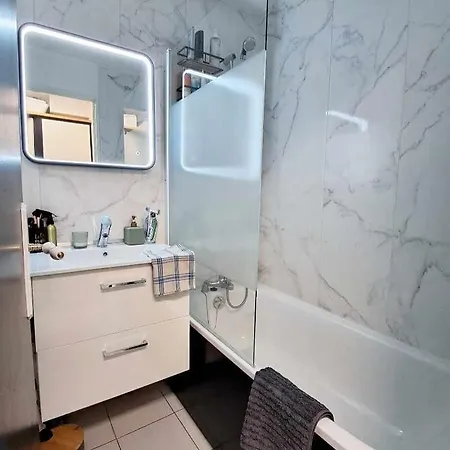 Apartment Studio Refait A Neuf Vue Esterel Partielle Mer *