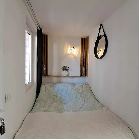 Studio Refait A Neuf Vue Esterel Partielle Mer