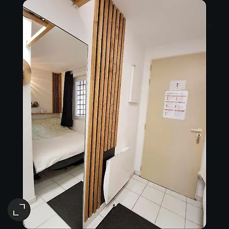 Studio Refait A Neuf Vue Esterel Partielle Mer Apartment Saint-Raphael (Var)
