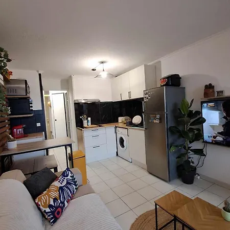 Apartment Studio Refait A Neuf Vue Esterel Partielle Mer
